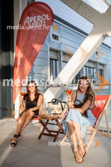  ... ;  Iryna OsypenkoPremiera filma Elvis, Cineplexx Ljubljana