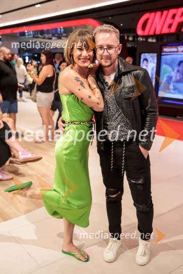  Ana Reščan;  Klemen Finkšt, pevec, Smooth bandPremiera filma Elvis, Cineplexx Ljubljana