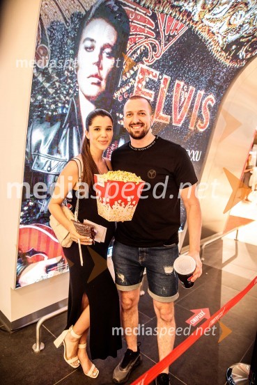  Ariana Hodžić, Miss turizma 2018;  Pero MartićPremiera filma Elvis, Cineplexx Ljubljana