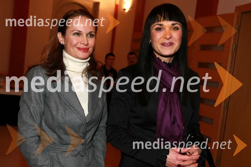 Prof. dr. Mejra Festić, prorektorica Univerze v Mariboru in Lejla Festić, galeristkaPonovoletni sprejem rektorja Univerze v Mariboru