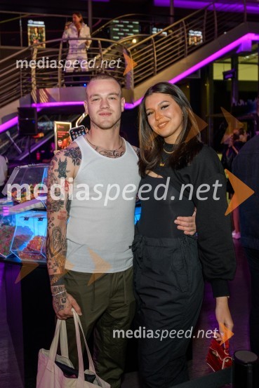  David Baronik Moga, Aima Vittori;  ... Predpremiera filma Elvis, Maribox