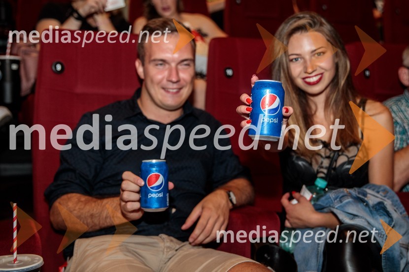  ... ;  Nastja Omahna, pevkaPremiera filma Elvis, Cineplexx Ljubljana