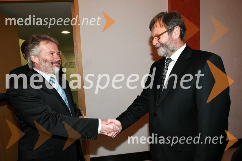 Prof. dr. Samo Bobek, dekan Ekonomsko-poslovne fakultete Univerze v Mariboru in prof. dr. Ivan Rozman, rektor Univerze v MariboruPonovoletni sprejem rektorja Univerze v Mariboru