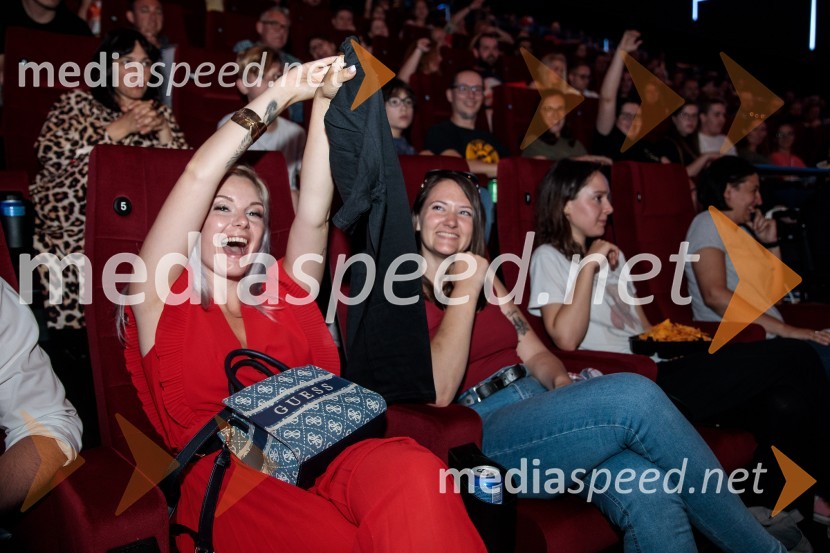  Alenka Trogrlič, youtuberka;  Deina MegličPremiera filma Elvis, Cineplexx Ljubljana