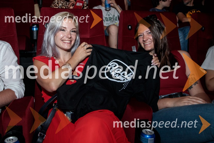  Alenka Trogrlič, youtuberka;  Deina MegličPremiera filma Elvis, Cineplexx Ljubljana