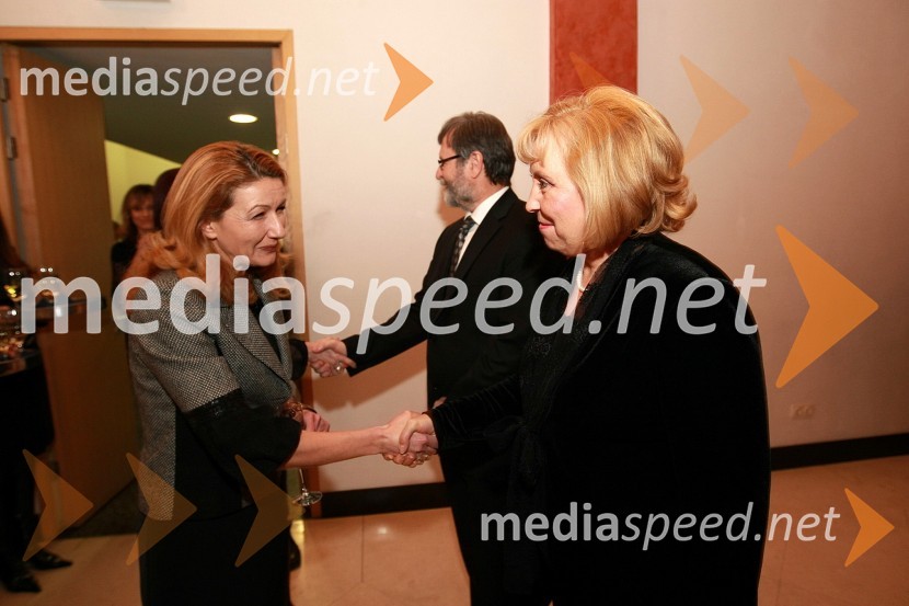 Katja Ujčič in prof. dr. Ivan Rozman, rektor Univerze v Mariboru ter soproga dr. Janja Črčinovič RozmanPonovoletni sprejem rektorja Univerze v Mariboru