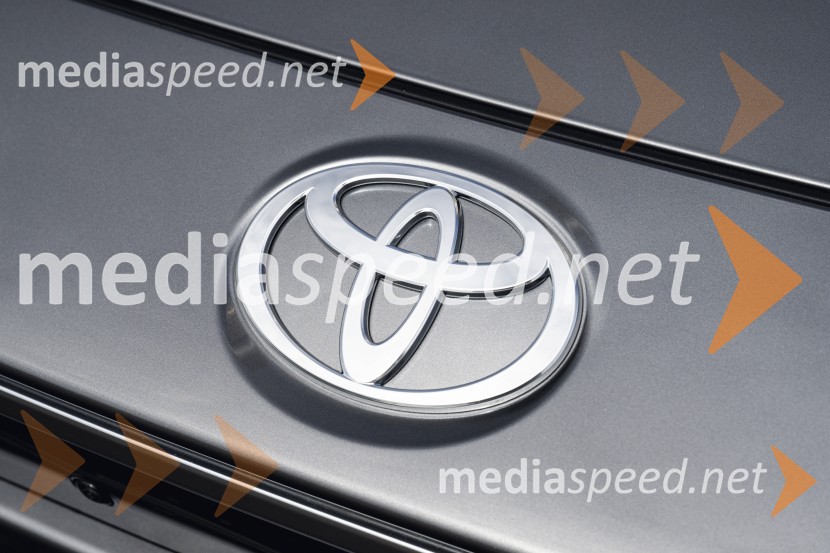 V prihodu je Toyotino prvo povsem električno vozilo