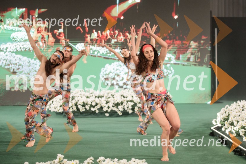  ... ;  Rosalie Reya, plesalka, modna oblikovalkaModna revija Lisca za pomlad-poletje 2023: Hedonizem, ljubezen in uporništvo