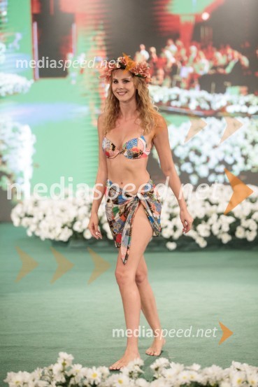  Nastasja Prihoda, manekenkaModna revija Lisca za pomlad-poletje 2023: Hedonizem, ljubezen in uporništvo