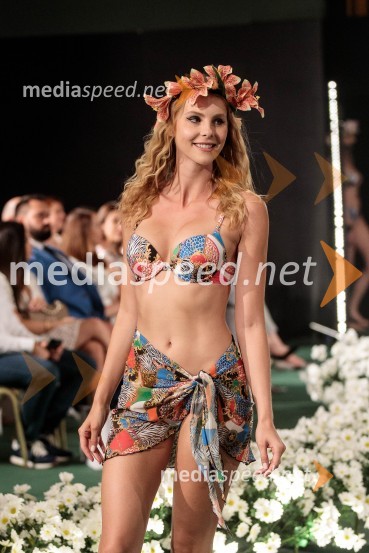  Nastasja Prihoda, manekenkaModna revija Lisca za pomlad-poletje 2023: Hedonizem, ljubezen in uporništvo