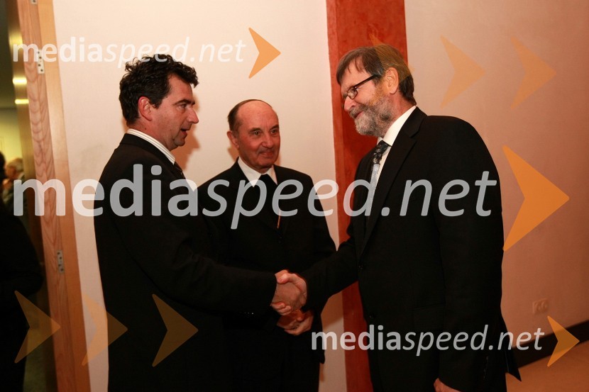 Rok Peče, mariborski podžupan, dr. Franc Kramberger, mariborski nadškof in metropolit ter prof. dr. Ivan Rozman, rektor Univerze v MariboruPonovoletni sprejem rektorja Univerze v Mariboru