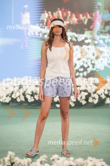  Iva Pehar, manekenkaModna revija Lisca za pomlad-poletje 2023: Hedonizem, ljubezen in uporništvo