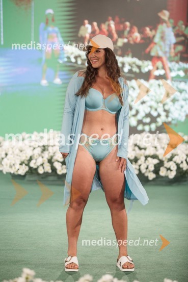  Teja  Vrbnjak Erbežnik, manekenkaModna revija Lisca za pomlad-poletje 2023: Hedonizem, ljubezen in uporništvo