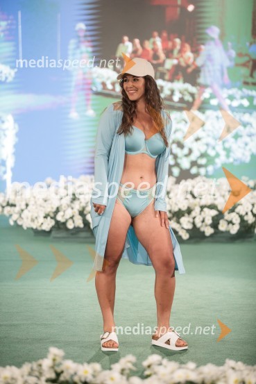  Teja  Vrbnjak Erbežnik, manekenkaModna revija Lisca za pomlad-poletje 2023: Hedonizem, ljubezen in uporništvo