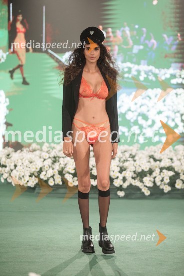  Morgana Carneiro Da Silva, manekenkaModna revija Lisca za pomlad-poletje 2023: Hedonizem, ljubezen in uporništvo