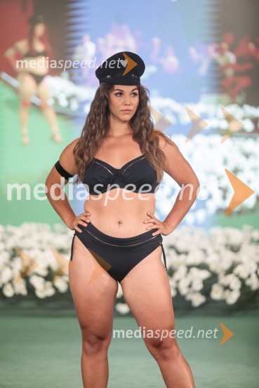  Teja  Vrbnjak Erbežnik, manekenkaModna revija Lisca za pomlad-poletje 2023: Hedonizem, ljubezen in uporništvo