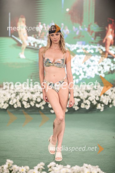  Maša Sara Modic, manekenkaModna revija Lisca za pomlad-poletje 2023: Hedonizem, ljubezen in uporništvo