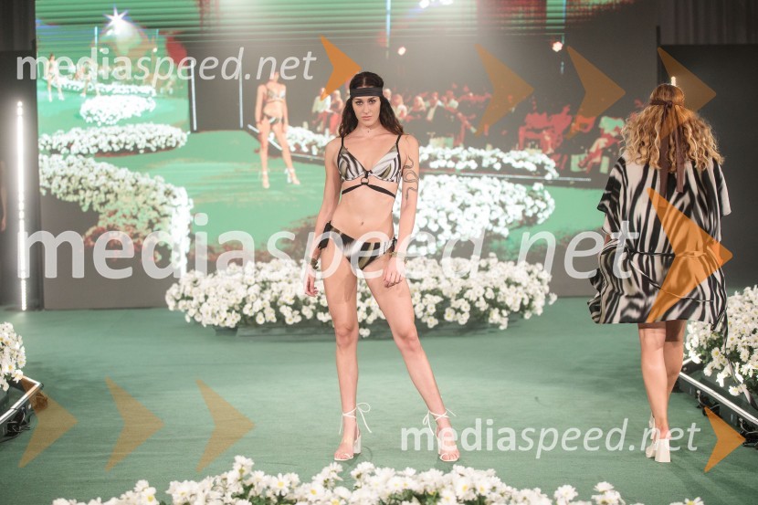  Klara Videmšek, manekenkaModna revija Lisca za pomlad-poletje 2023: Hedonizem, ljubezen in uporništvo