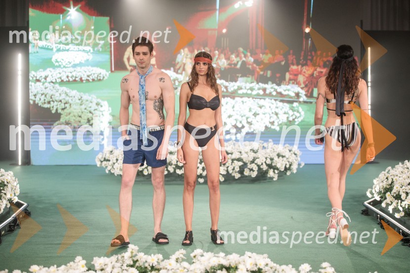  ... ;  Iva Pehar, manekenkaModna revija Lisca za pomlad-poletje 2023: Hedonizem, ljubezen in uporništvo