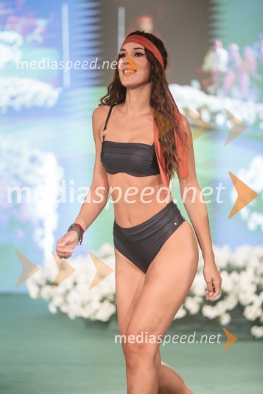  Ana Fuzul, manekenkaModna revija Lisca za pomlad-poletje 2023: Hedonizem, ljubezen in uporništvo