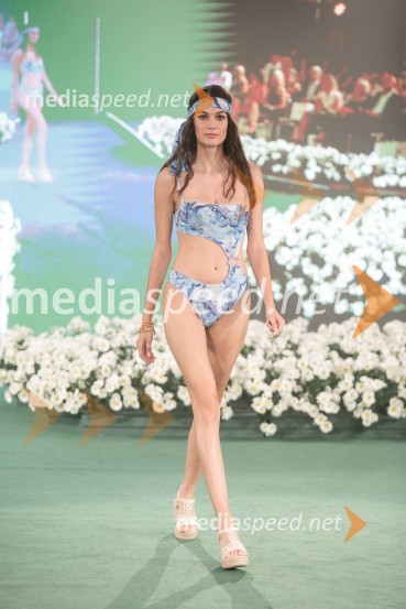  Lara Spajić, manekenkaModna revija Lisca za pomlad-poletje 2023: Hedonizem, ljubezen in uporništvo