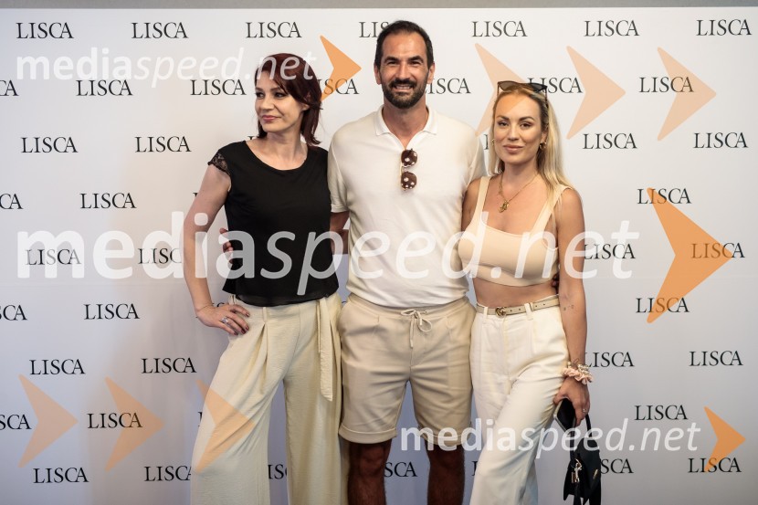  Tamara Busar, vodja projektov v marketingu, Lisca;  Marko  Pavlović, podjetnik;  Katarina Benček, social media influencerka, avtorica knjigeModna revija Lisca za pomlad-poletje 2023: Hedonizem, ljubezen in uporništvo