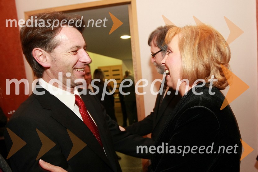 Izr. prof. dr. Samo Fošnarič in dr. Janja Črčinovič Rozman, soproga prof. dr. Ivana Rozmana, rektorja Univerze v MariboruPonovoletni sprejem rektorja Univerze v Mariboru