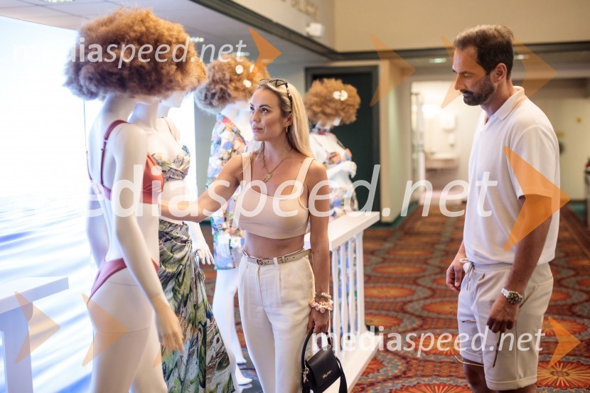  Katarina Benček, social media influencerka, avtorica knjige;  Marko  Pavlović, podjetnikModna revija Lisca za pomlad-poletje 2023: Hedonizem, ljubezen in uporništvo