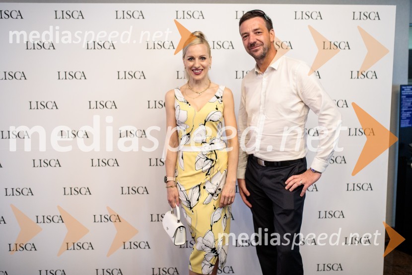  Nika Ambrožič Urbas, modna kreatorka in ustanoviteljica modne znamke Marija Moderna;  Rok BosinaModna revija Lisca za pomlad-poletje 2023: Hedonizem, ljubezen in uporništvo