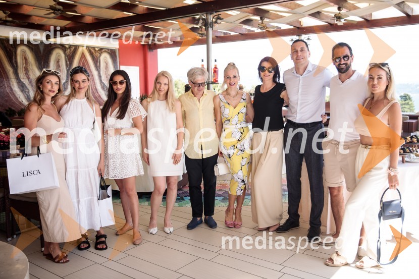  Nina  Retar;  Lara Begič, modna blogerka;  Nejla Muhič;  Maja Ratajc, art direktorica, Lisca;  Matjaž Ambrožič;  Nika Ambrožič Urbas, modna kreatorka in ustanoviteljica modne znamke Marija Moderna;  Tamara Busar, vodja projektov v marketingu, Lisca;  Marko Ninčević, generalni direktor podjetja Lisca;  Marko  Pavlović, podjetnik;  Katarina Benček, social media influencerka, avtorica knjigeModna revija Lisca za pomlad-poletje 2023: Hedonizem, ljubezen in uporništvo