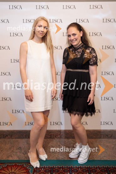  Maja Ratajc, art direktorica, Lisca;  Barbara Pungerčič Puntar, vodja marketinga v podjetju LiscaModna revija Lisca za pomlad-poletje 2023: Hedonizem, ljubezen in uporništvo
