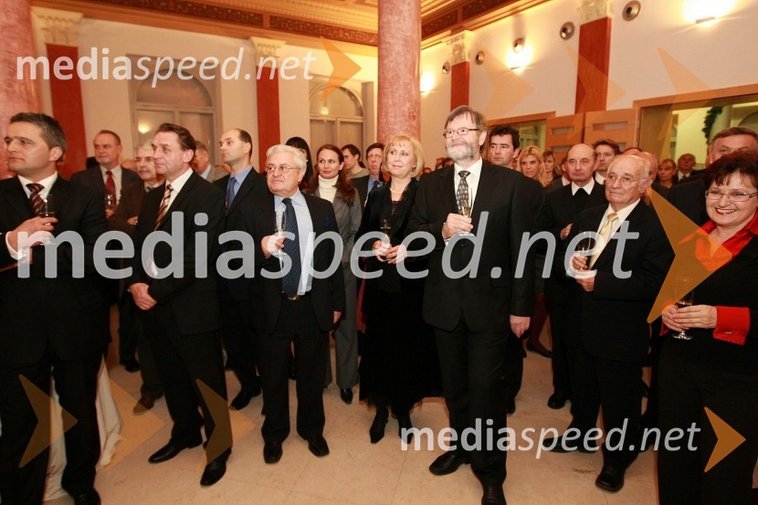 Prof. dr. Ivan Rozman, rektor Univerze v Mariboru in njegova soproga dr. Janja Črčinovič Rozman, med gostiPonovoletni sprejem rektorja Univerze v Mariboru