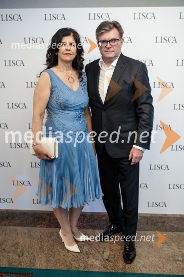  Vesna Južna, lastnica podjetja Lisca;  Dari Južna,  lastnik podjetja LiscaModna revija Lisca za pomlad-poletje 2023: Hedonizem, ljubezen in uporništvo