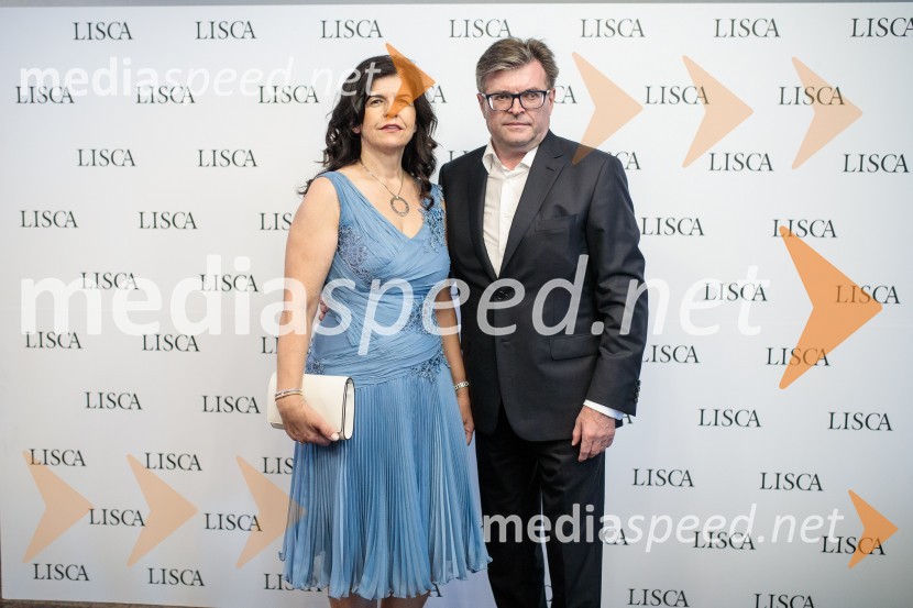  Vesna Južna, lastnica podjetja Lisca;  Dari Južna,  lastnik podjetja LiscaModna revija Lisca za pomlad-poletje 2023: Hedonizem, ljubezen in uporništvo