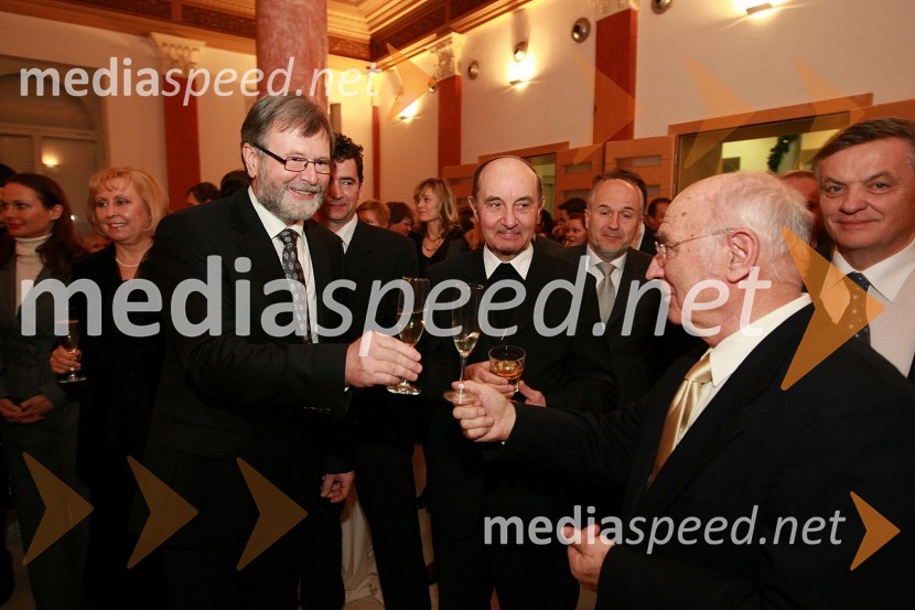 Prof. dr. Ivan Rozman, rektor Univerze v Mariboru, dr. Franc Kramberger, mariborski nadškof in metropolit ter ...Ponovoletni sprejem rektorja Univerze v Mariboru