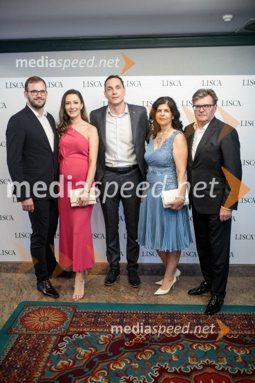  ... ;  ... ;  Marko Ninčević, generalni direktor podjetja Lisca;  Vesna Južna, lastnica podjetja Lisca;  Dari Južna,  lastnik podjetja LiscaModna revija Lisca za pomlad-poletje 2023: Hedonizem, ljubezen in uporništvo