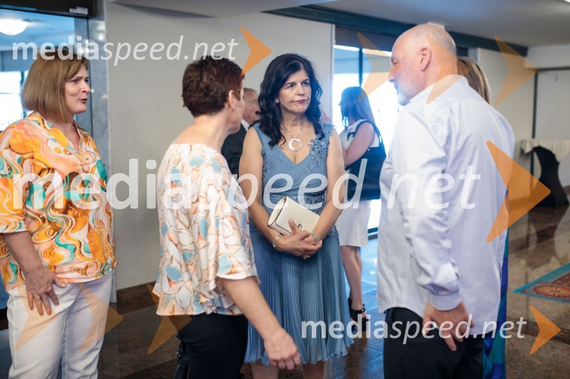  ... ;  ... ;  Vesna Južna, lastnica podjetja Lisca;  ... Modna revija Lisca za pomlad-poletje 2023: Hedonizem, ljubezen in uporništvo