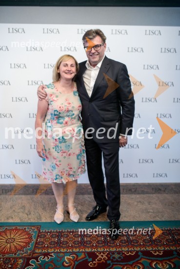  Helena Zidarič, direktorica Inplet;  Dari Južna,  lastnik podjetja LiscaModna revija Lisca za pomlad-poletje 2023: Hedonizem, ljubezen in uporništvo