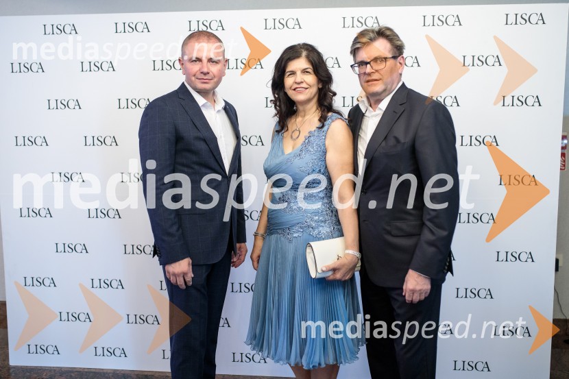  ... ;  Vesna Južna, lastnica podjetja Lisca;  Dari Južna,  lastnik podjetja LiscaModna revija Lisca za pomlad-poletje 2023: Hedonizem, ljubezen in uporništvo