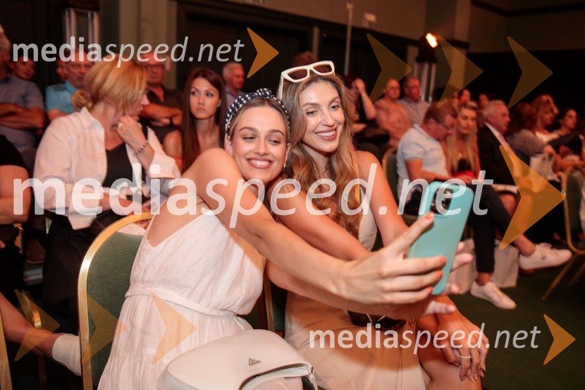  Lara Begič, modna blogerka;  Nina  RetarModna revija Lisca za pomlad-poletje 2023: Hedonizem, ljubezen in uporništvo