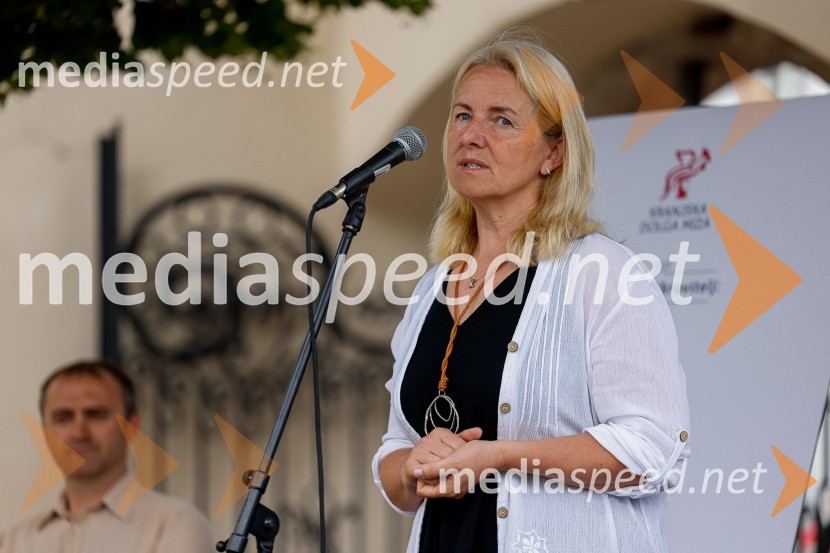  Andreja Valant, pomočnica direktorja CSD KranjKranjska dolga miza 2022, Zeleni kulinarični dogodek