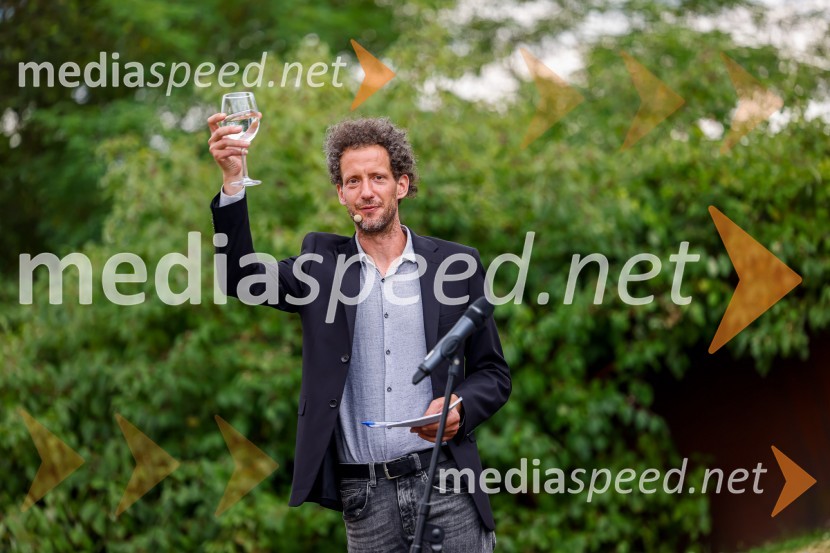  Toni Cahunek, igralec, novinarKranjska dolga miza 2022, Zeleni kulinarični dogodek