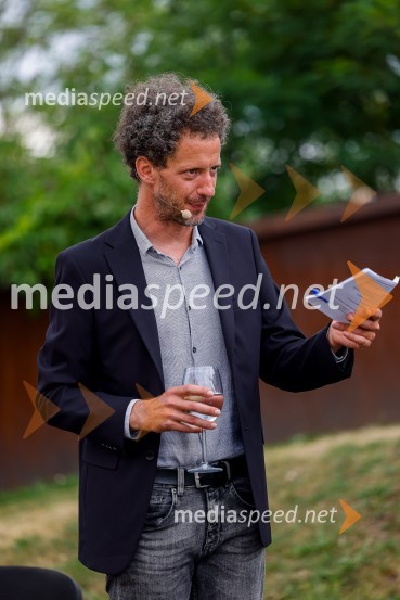  Toni Cahunek, igralec, novinarKranjska dolga miza 2022, Zeleni kulinarični dogodek