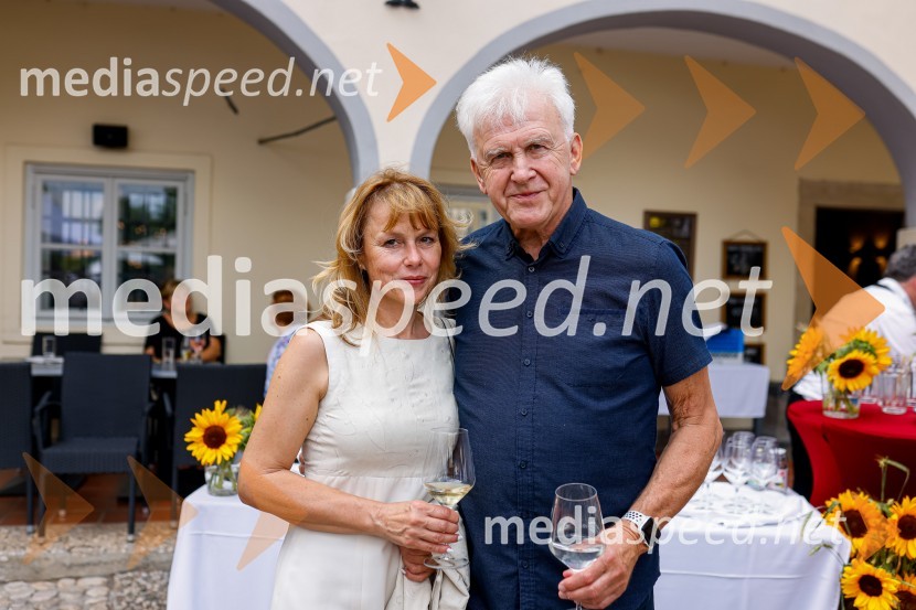  Mirjam Povh;  Andrej Šifrer, glasbenikKranjska dolga miza 2022, Zeleni kulinarični dogodek