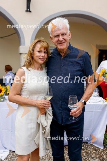  Mirjam Povh;  Andrej Šifrer, glasbenikKranjska dolga miza 2022, Zeleni kulinarični dogodek