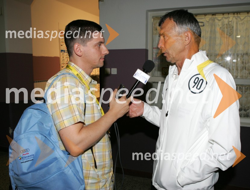 Športni novinar radia Maribor Tarej Ornik in trener NK Maribor Pivovarna Laško Milan ĐuričićStipe Balajič poslovilna tekma