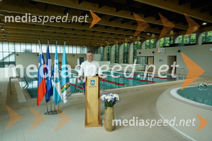  Tilen Klugler, župan, mestna Občina Slovenj GradecOtvoritev in ogled bazenskega kompleksa Aqualatio, Slovenj Gradec