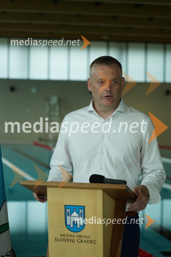  Tilen Klugler, župan, mestna Občina Slovenj GradecOtvoritev in ogled bazenskega kompleksa Aqualatio, Slovenj Gradec