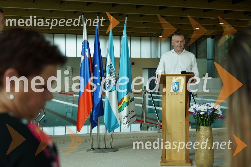 Tilen Klugler, župan, mestna Občina Slovenj GradecOtvoritev in ogled bazenskega kompleksa Aqualatio, Slovenj Gradec