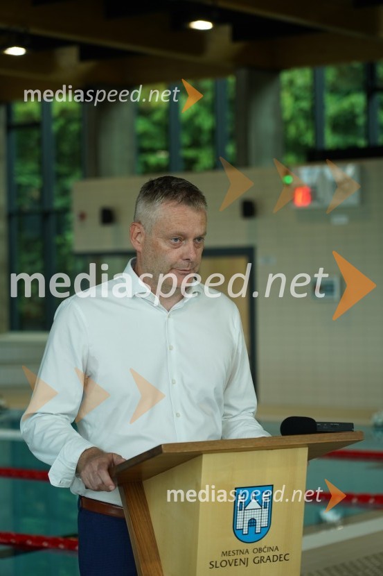 Tilen Klugler, župan, mestna Občina Slovenj GradecOtvoritev in ogled bazenskega kompleksa Aqualatio, Slovenj Gradec